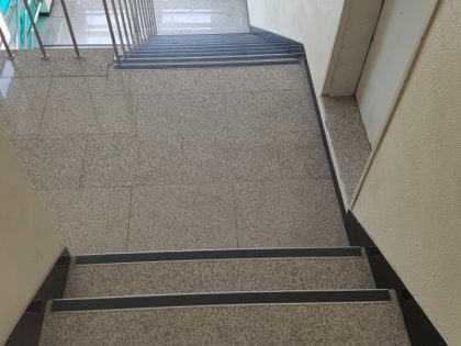 계단논슬립 – 대리석 계단 미끄럼방지 계단논슬립 – KT&G 포항지점